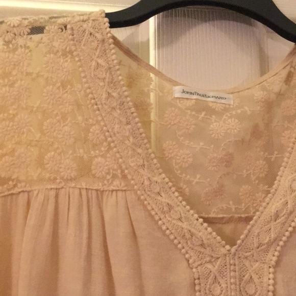 JOHNPAULRICHARD Blouse with Lace Detail NWOT - Picture 2 of 5
